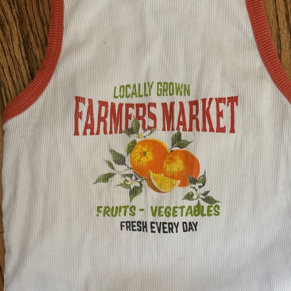 Fashion Nova White and Red Women's Shorts Set - Picture 4 of 5